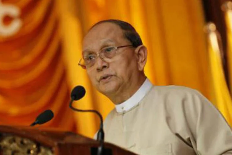 O presidente Thein Sein, durante um discurso: presidente se comprometeu a libertar todos os presos de consciência de Mianmar até o fim do ano (Lynn Bo Bo/AFP)
