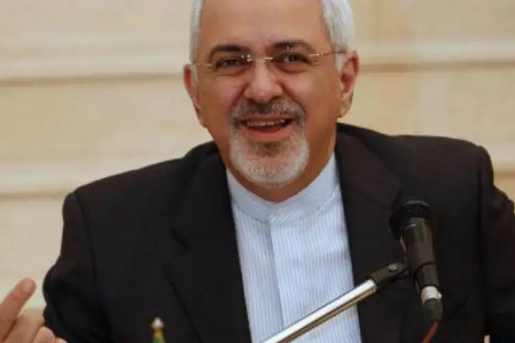 Chanceler iraniano Mohammad Javad Zarif: em acordo, Teerã limitará as atividades nucleares em troca da suspensão parcial das sanções (Mohammed Mahjoub/AFP)
