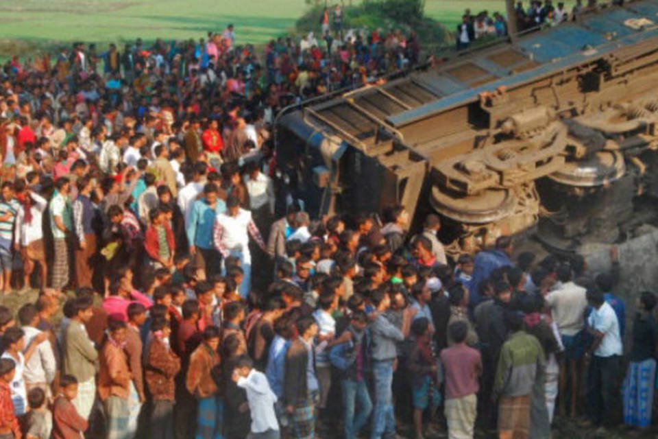 Trem descarrila em Bangladesh por sabotagem e deixa 4 mortos