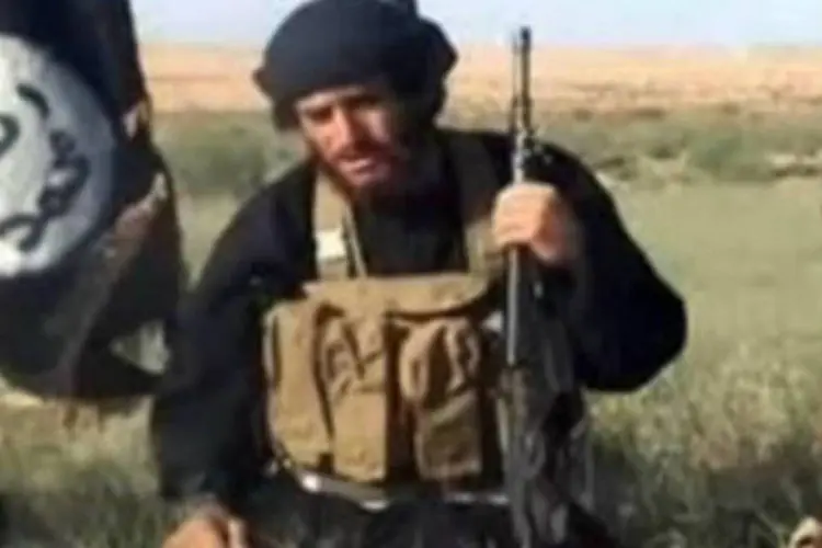 
	Abu Mohammad al-Adnani: no ataque a&eacute;reo morreram at&eacute; 40 jihadistas
 (AFP)