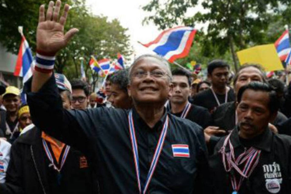 Tribunal tailandês emite ordem de prisão de líder opositor
