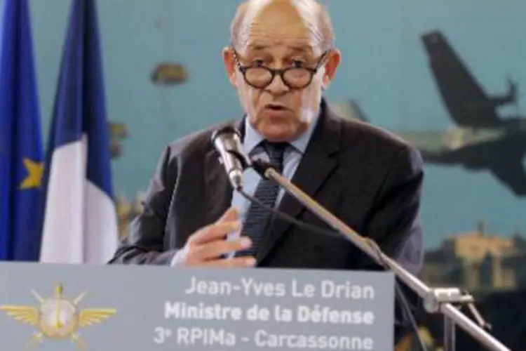 O ministro francês da Defesa, Jean-Yves Le Drian: "a França apoiará esta missão africana com mil soldados", declarou (Eric Cabanis/AFP)