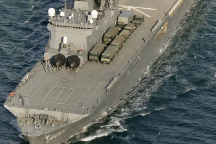 Navio japonês rumo às Filipinas: embarcações do exército japonês devem chegar na próxima sexta (Kyodo/Reuters)