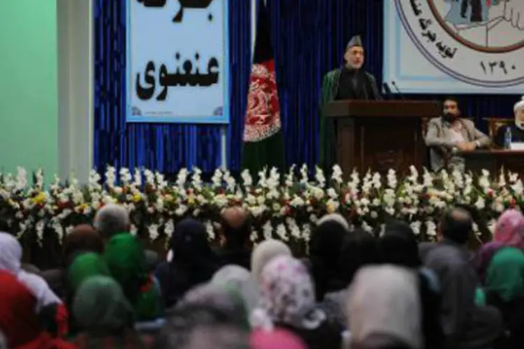 Reunião da Loya Jirga, tradicional assembleia afegã, em Cabul: acordo definirá as modalidades da presença americana no país (Shah Marai/AFP)
