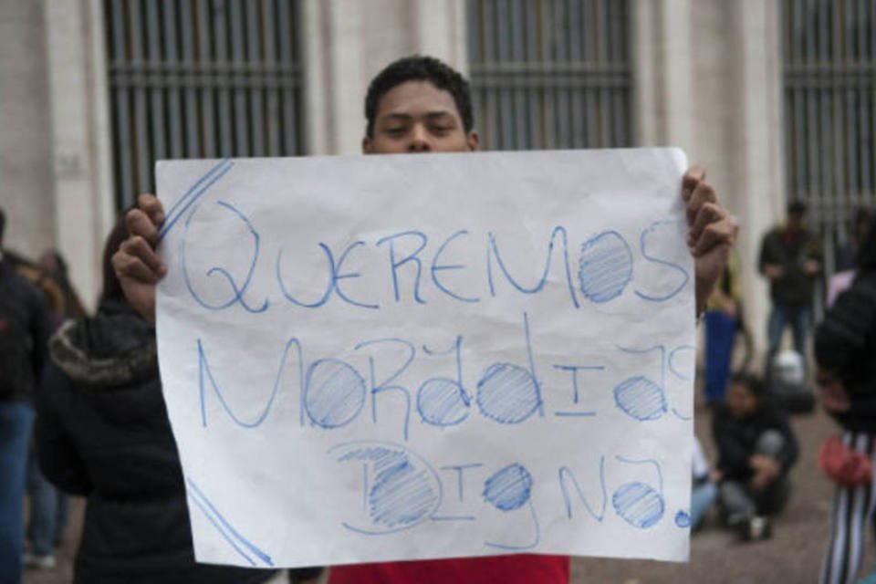 Sem-teto protestam contra reintegração de posse em SP