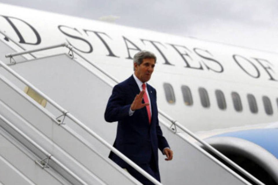 Kerry chega a Genebra para se juntar a negociações com o Irã