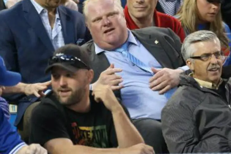 O prefeito de Toronto, Rob Ford, durante partida de beisebol: Ford admitiu ter consumido crack, meses depois de aparecer em um vídeo fumando cachimbo (AFP)