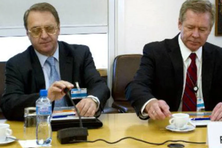 O vice-ministro russo das Relações Exteriores, Mikhail Bogdanov (e): oferta é "importante para criar um clima favorável", disse vice-ministro (AFP)