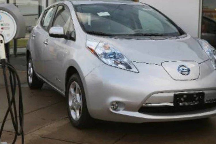 Nissan LEAF: o mês passado, 716 LEAFs foram emplacados, tornando-o um carro mais popular que o Toyota Auris e o Volkswagen Golf (Scott Olson/AFP)