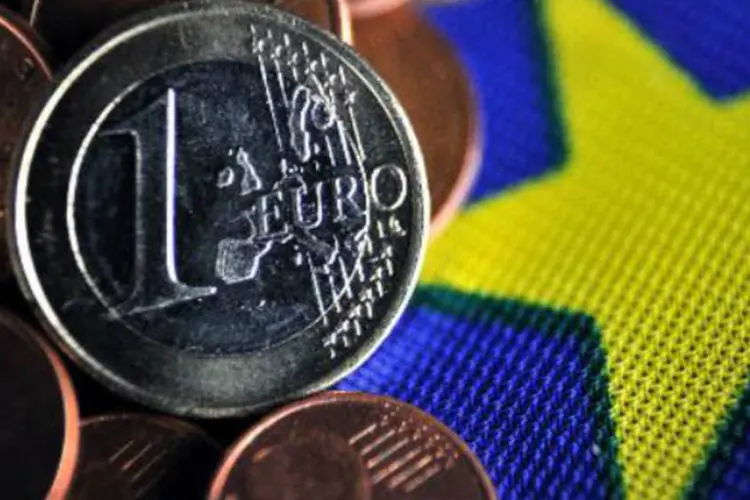 Euro: para 2013, a Comissão mantém a estimativa negativa de 0,4% (Philippe Huguen/AFP)