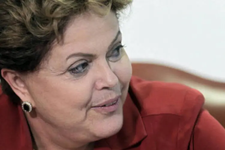 
	Dilma Rousseff: trata-se de uma estrat&eacute;gia para refor&ccedil;ar o discurso do governo no embate com a ex-ministra do Meio Ambiente Marina Silva
 (Ueslei Marcelino/Reuters)