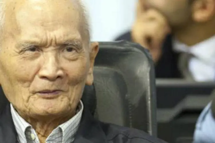 O ideólogo do regime Khmer Vermelho, Nuon Chea: Chea reconheceu a "responsabilidade moral" nas atrocidades de governo que exterminou dois milhões de pessoas (Mark Peters/AFP)
