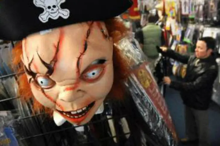 Máscara do personagem Chucky: o filme, produzido quase 10 anos depois do quinto título da série, será lançado diretamente em DVD e Blu-ray no Brasil (Tim Sloan/AFP)