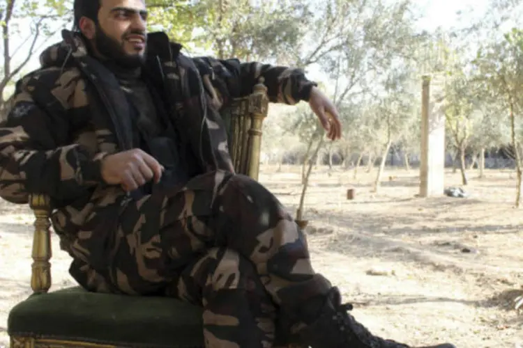 Soldado do Exército Livre Sírio, de oposição ao governo: regime de Bashar al-Assad antecipou que tem intenção de participar de Genebra 2 (William Ismail/Reuters)