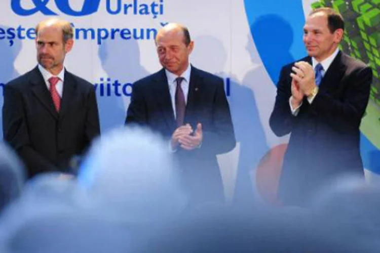Representantes da Procter & Gamble: lucro líquido registrou alta de 8% a 3 bilhões de dólares, e volume de negócios aumentou 2% em relação a 2012 (Daniel Mihailescu/AFP)