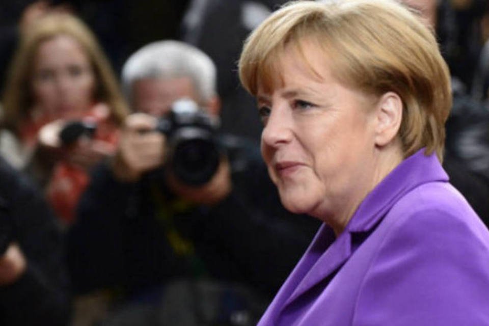 Embaixada dos EUA espionou Merkel, diz jornal