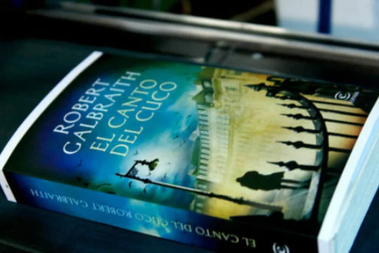 "O Chamado do Cuco" (The Cuckoo"s Calling), o suspense policial de J.K Rowling: embora sob o pseudônimo Robert Galbraith, identidade da autora trouxe mais visibilidade a obra (Getty Images)