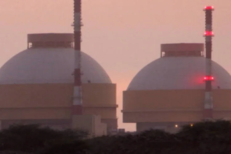 Usina nuclear de Kudankulam, situada na Índia: opositores da central criticam o fato da usina estar localizada em zona litorânea que sofreu em 2004 com tsunami (Getty Images)
