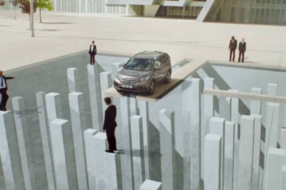 Honda dá show de ilusão de óptica em campanha