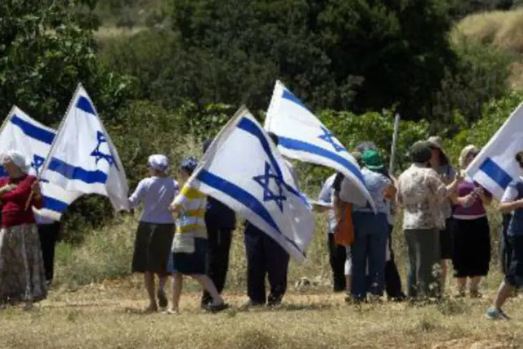 Colonos israelenses: entre janeiro e junho de 2013 foram iniciadas as construções de 1.708 novas casas, contra 995 em 2012 (Ahmad Gharabli/AFP)