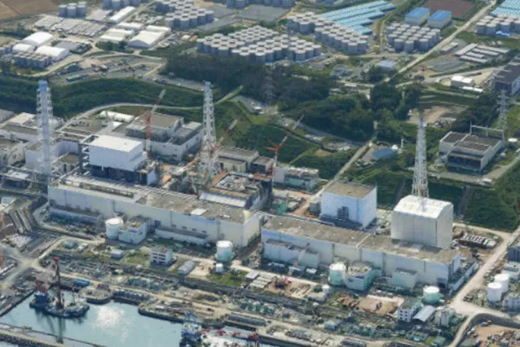 
	Vista a&eacute;rea de Fukushima: desde o acidente com o complexo nuclear, a China havia suspendido a constru&ccedil;&atilde;o de novos reatores nucleares
 (Kyodo/Reuters)