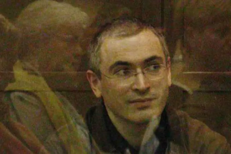 
	Mikhail Khodorkovski, ex-magnata russo do petr&oacute;leo e cr&iacute;tico do Kremlin:&nbsp;Khodorkovski iniciou tr&acirc;mites para obten&ccedil;&atilde;o do visto na embaixada su&iacute;&ccedil;a na Alemanha
 (Tatyana Makeyeva/AFP)