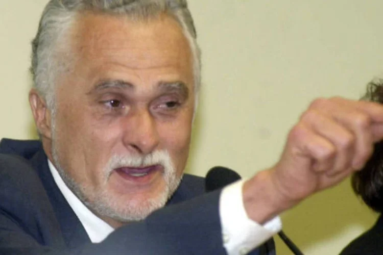 
	Jos&eacute; Genoino: &quot;dali (STF) pode sair qualquer coisa&quot;, disse Genoino, segundo pessoas pr&oacute;ximas
 (Carlosar/Wikimedia Commons)