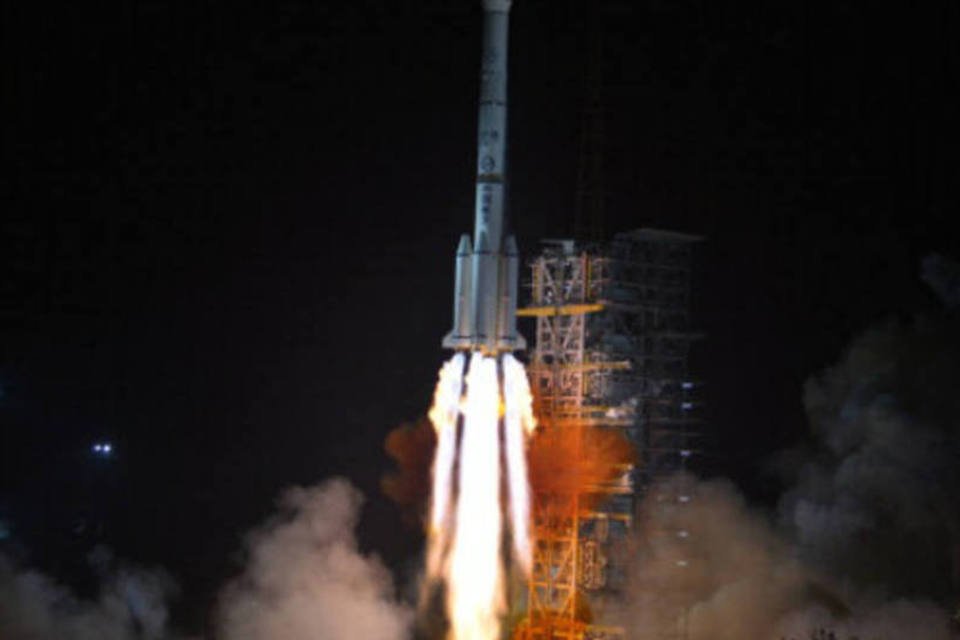 Missão espacial chinesa Chang'e 3 entra na órbita lunar
