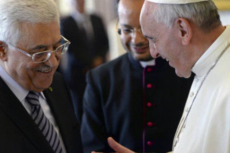 Papa pede a Abbas "decisões valentes" a favor da paz