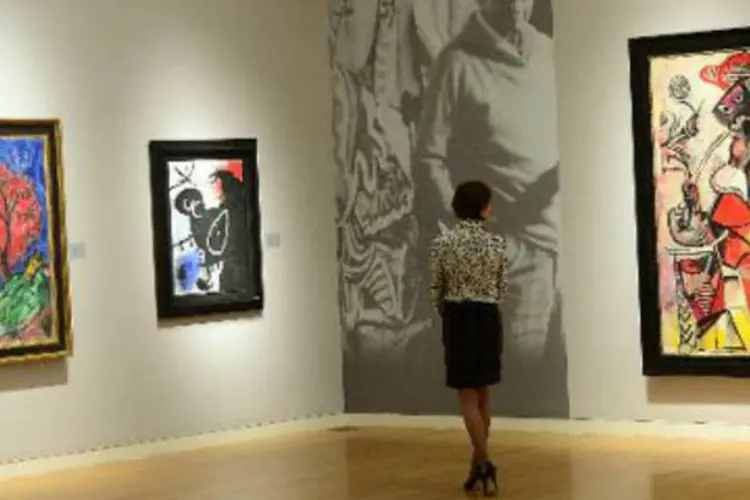 
	Quadros do pintor Pablo Picasso (d), de Joan Mir&oacute; (c) e de Marc Chagall: pai de Gurlitt, Hildebrand, aparentemente, construiu a cole&ccedil;&atilde;o nos anos 1930 e 1940
 (Emmanuel Dunand/AFP)