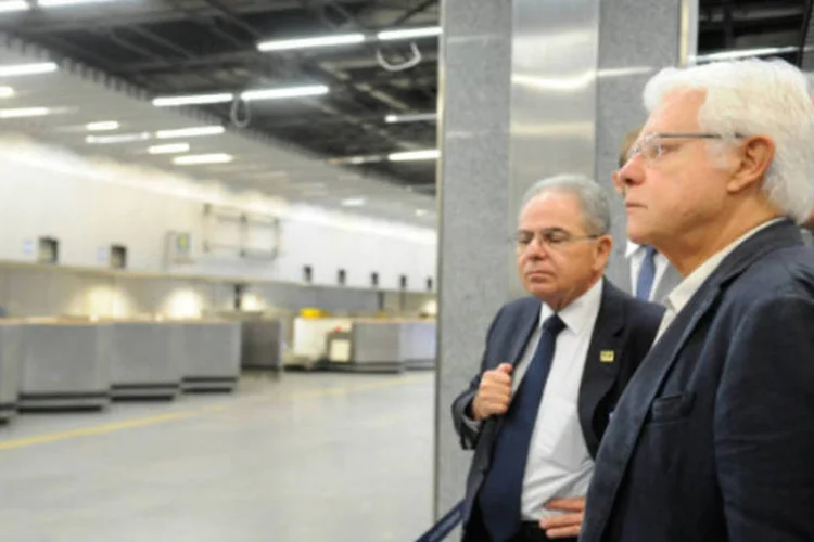 
	Ministro-chefe da Secretaria de Avia&ccedil;&atilde;o Civil, Moreira Franco: governo planeja conceder aeroportos do Nordeste, Norte e Sul
 (Tânia Rêgo/ABr)