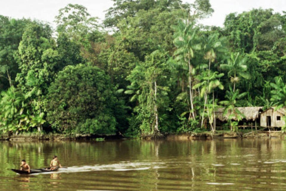 Índios ocupam aeroporto em área petroleira do Peru