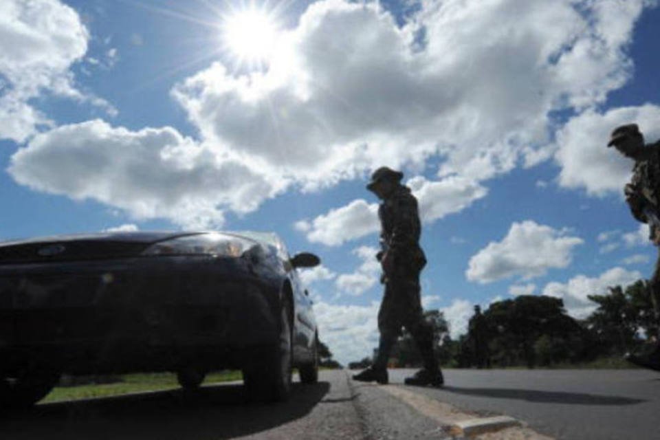 Brasil e Paraguai buscam prefeito suspeito de assassinato