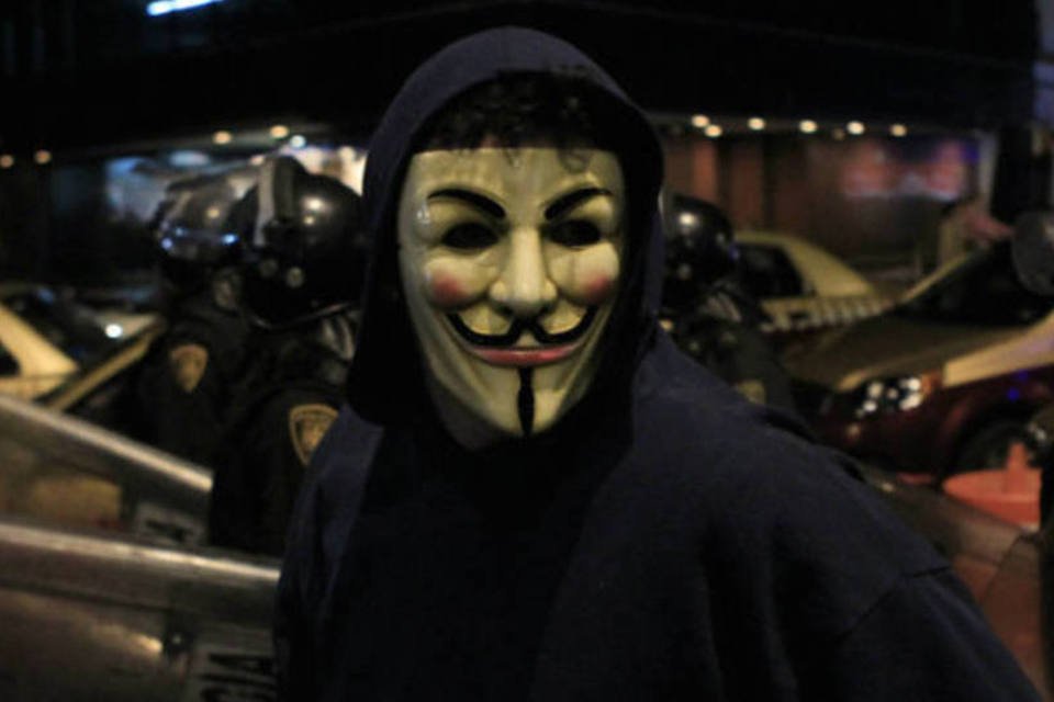 Texto final sobre manifestações proíbe uso de máscara