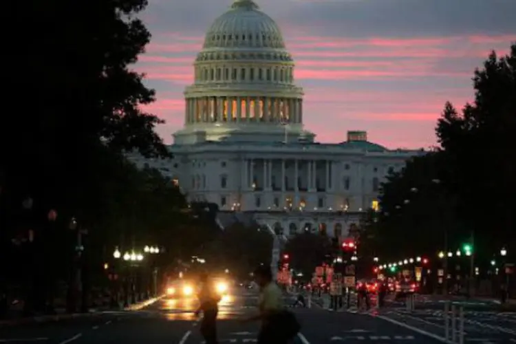 
	Vista do Capit&oacute;lio, sede do Congresso americano: o d&eacute;ficit em 2013 caiu abaixo de US$ 1 trilh&atilde;o pela primeira vez em cinco anos
 (Mark Wilson/AFP)