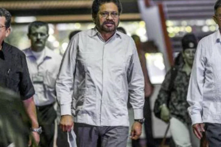 Líderes das Farc: "projeto prevê regular a produção e o mercado da folha de coca, papoula e maconha", disse liderança do grupo (Yamil Lage/AFP)