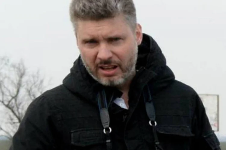 
	O fot&oacute;grafo russo Andrei Stenin em Dzhankoy, Crimeia: Stenin foi morto h&aacute; um m&ecirc;s
 (Vasily Maximov/AFP)
