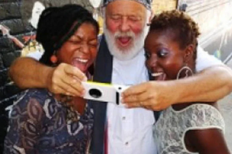 Fotografo com Nokia 1020 em campanha de marketing (Divulgação)