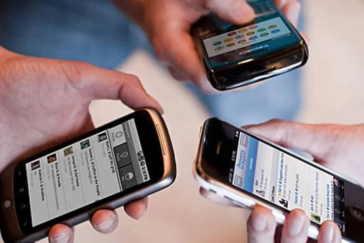 Em quantidade de aparelhos vendidos, o mundo registrou um crescimento de 68% no segmento de smartphones em 2011 (Divulgação / Foursquare)