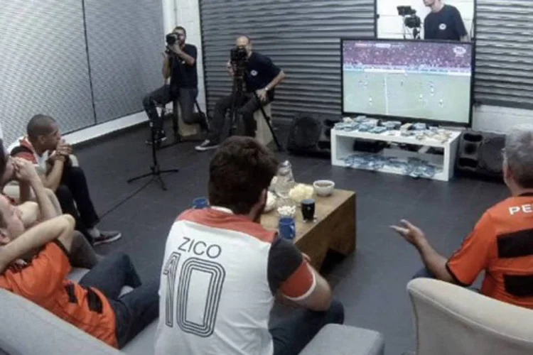 Torcedores em campanha da Fox Sports: flamenguistas enfrentaram a “Sala do Silêncio”, durante a partida final da Copa do Brasil, e testaram os limites entra a razão e a emoção (Reprodução)