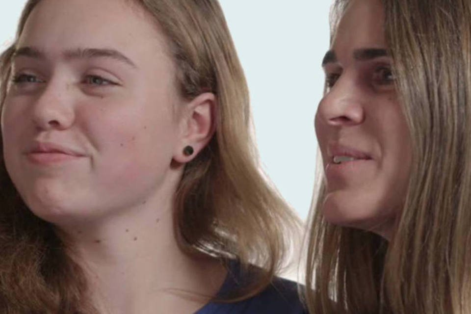 Frame de campanha "Selfie", da Dove: adolescentes e mães mudam de ideia sobre sua auto-imagem (Reprodução/YouTube/Dove)