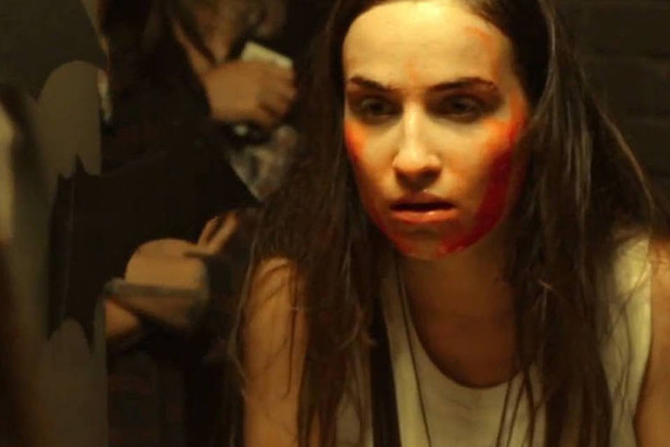 Pegadinha assustadora em bar promove filme Carrie