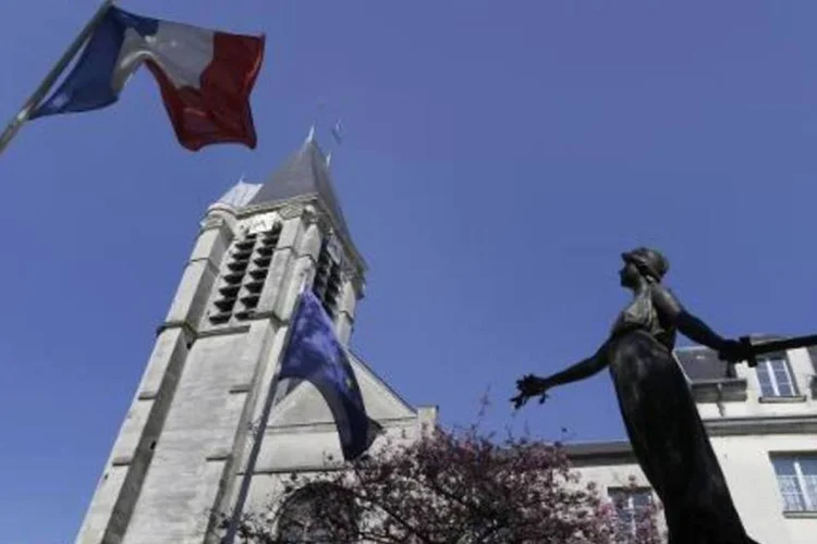 
	Lei n&atilde;o entrar&aacute; em vigor at&eacute; que Justi&ccedil;a decida se medida est&aacute; de acordo com constitui&ccedil;&atilde;o da Fran&ccedil;a
 (AFP/ KenzoTribouillar)