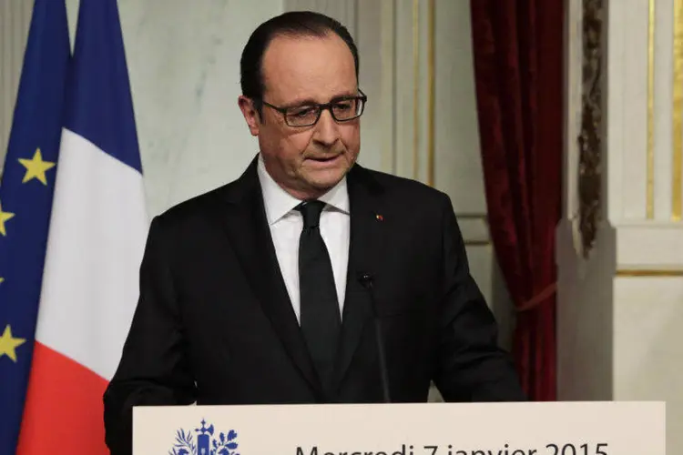
	Hollande: &quot;N&oacute;s somos um povo livre que n&atilde;o cede a nenhuma press&atilde;o, que n&atilde;o tem medo&quot;
 (Philippe Wojazer/Reuters)