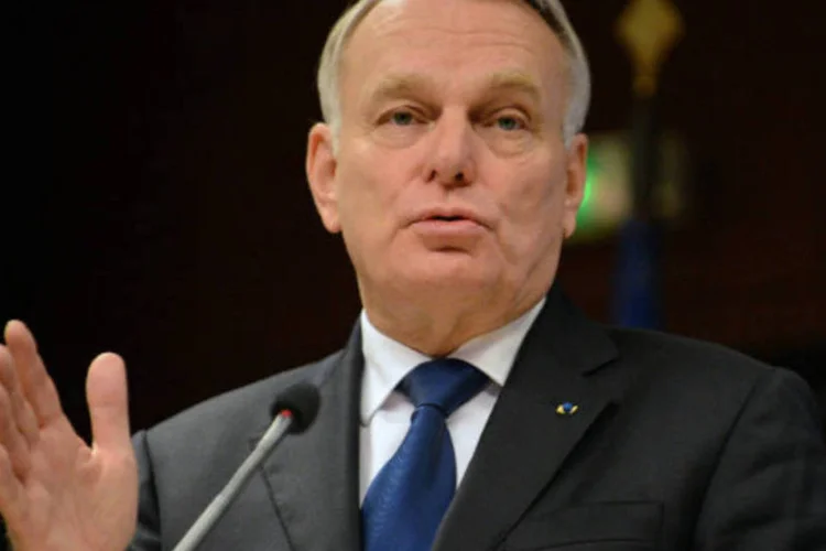 
	&quot;Isso n&atilde;o ser&aacute; feito com medidas uniformes, mas vai se basear na implementa&ccedil;&atilde;o de reformas estruturais ambiciosas nos gastos de cada minist&eacute;rio e de suas ag&ecirc;ncias&quot;, disse Ayrault
 (REUTERS/Thomas Richard)