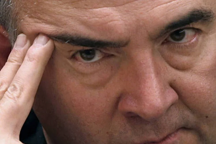 Pierre Moscovici; em um artigo para o jornal financeiro alemão Handelsblatt, o ministro disse que a França não teve um orçamento equilibrado nos últimos 30 anos  (REUTERS/Charles Platiau)