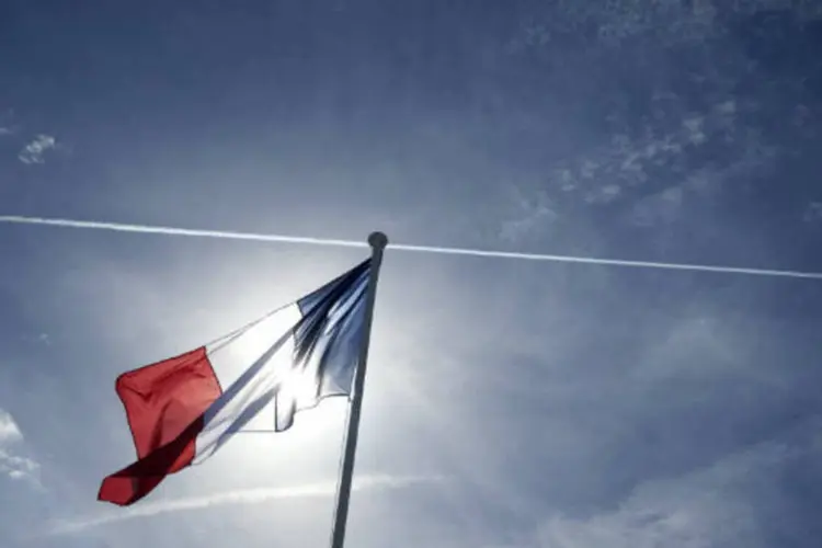 
	Bandeira da Fran&ccedil;a: governo esperava um crescimento para este ano de 1%
 (Balint Porneczi/Bloomberg)
