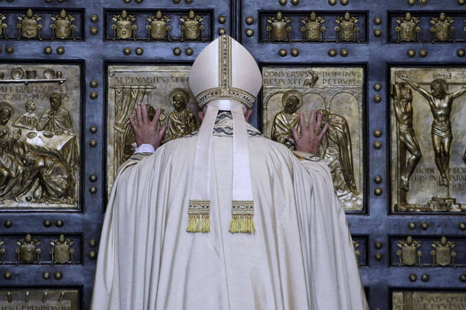 Papa dá início ao Ano Santo sob forte esquema de segurança
