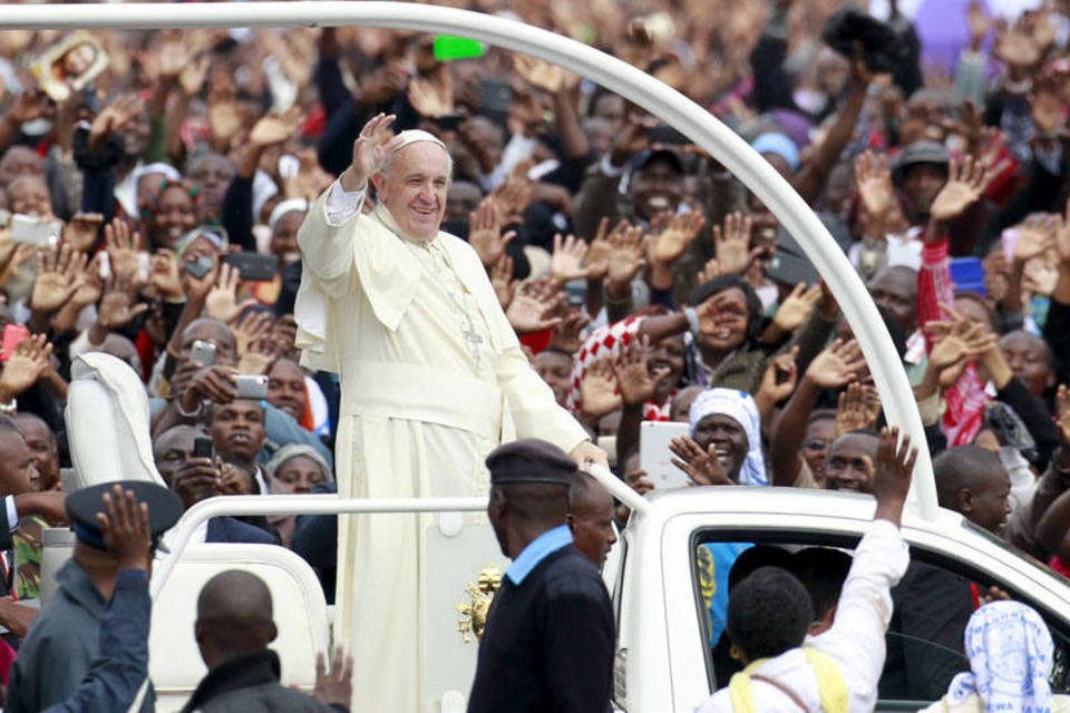 Papa denuncia no Quênia 'atroz injustiça' imposta às favelas