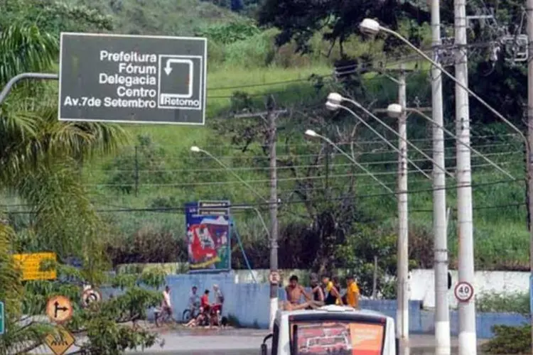 
	Enchente em Franco da Rocha: um homem sofreu parada card&iacute;aca quando tentava atravessar um ponto de alagamento no munic&iacute;pio
 (Wilson Dias/AGÊNCIA BRASIL)